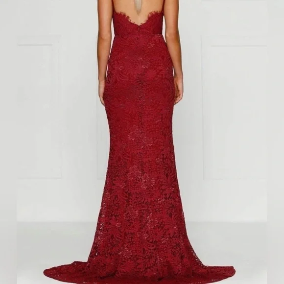 Alamour the Label Layali Dress in Red - Picture 3 of 10